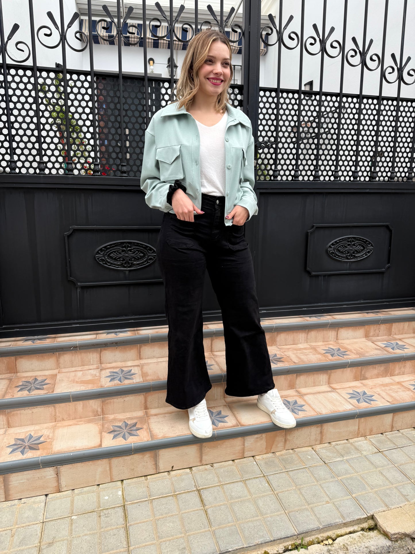 Pantalon campana negro