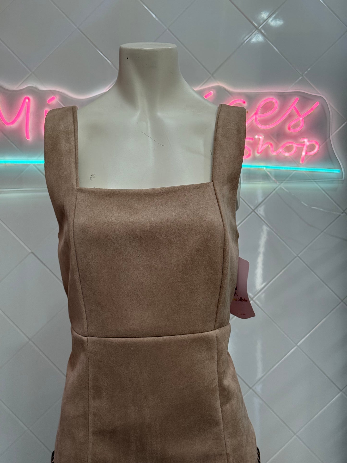 Vestido ante corto