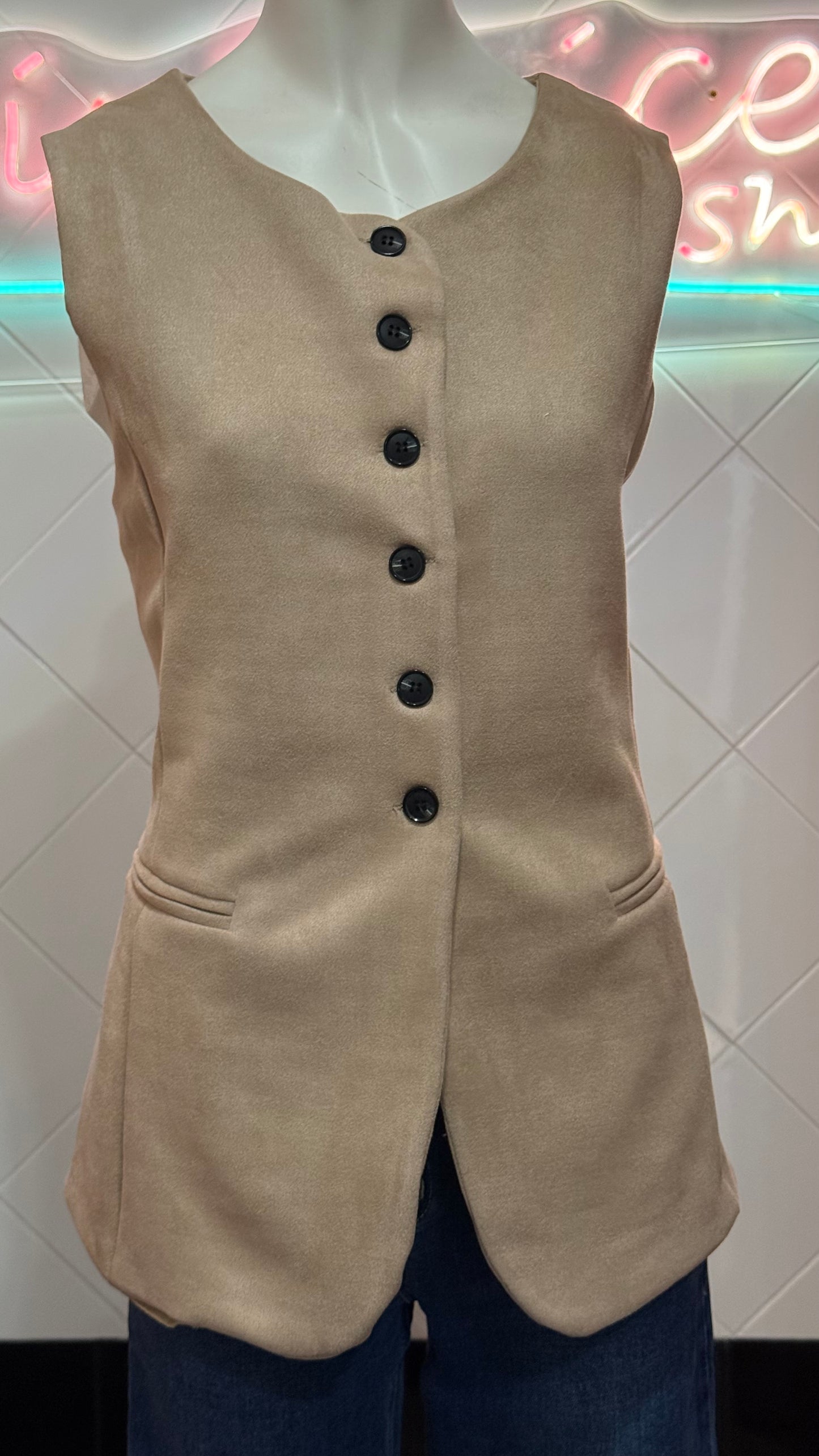 Chalequillo ante beige